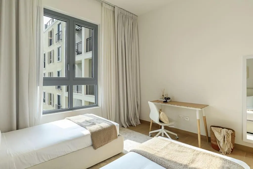 Higuests - Dream Vacation Apartment In La Rive 1 Dubai United Arab Emirates