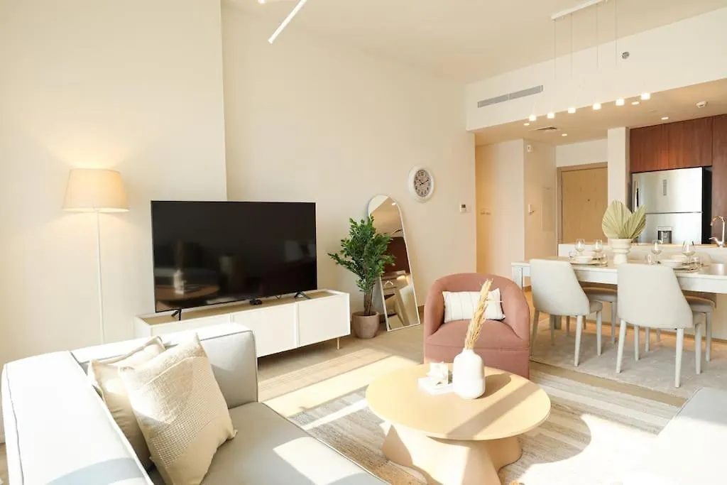 Higuests - Dream Vacation Apartment In La Rive 1 Dubai United Arab Emirates
